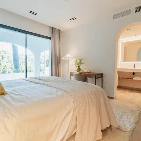 Superb With Private Lagoon Pool 哈维亚
