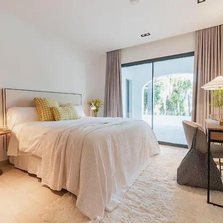 Superb With Private Lagoon Pool 哈维亚